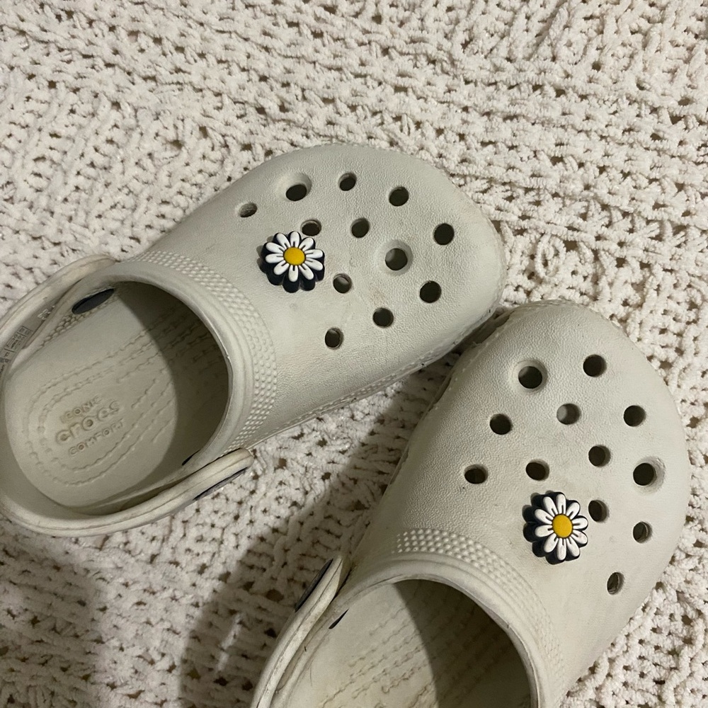 CROCS Kids' Cream Clogs with Daisy Charm